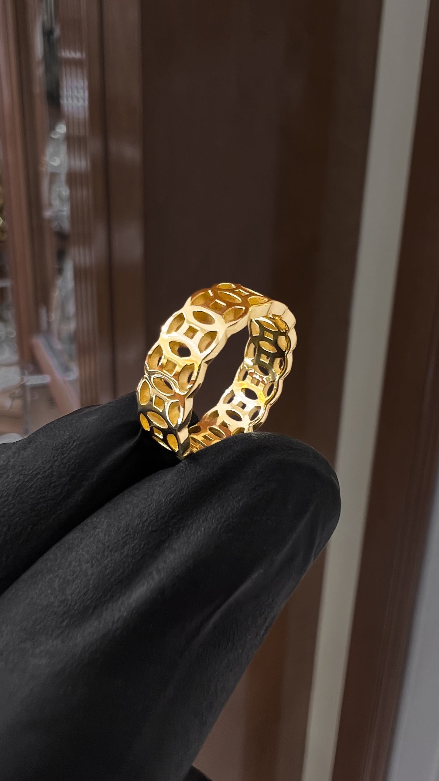 18K Yellow Gold Eternal Coin Ring